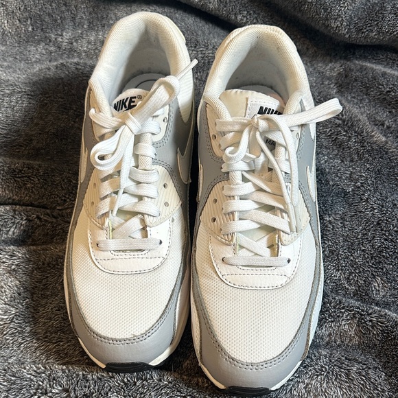 Nike Air Max White and Gray Shoes - Picture 2 of 6